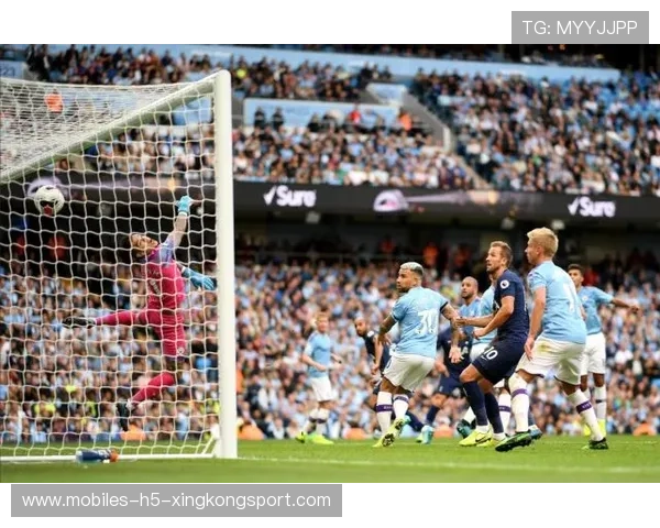 英超阿森纳角球策略奏效，门前人头球破网