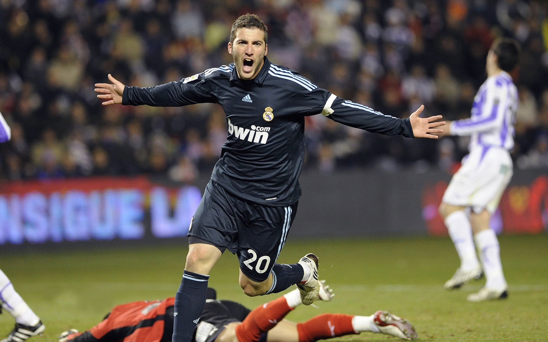 世界杯提升亚洲球员在欧洲的声望 欧冠俱乐部加大亚洲考察力度